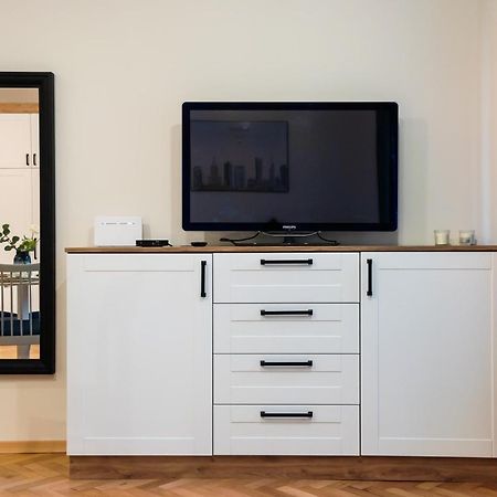 Old Town Eclectic Apartment For 6 People Варшава Экстерьер фото