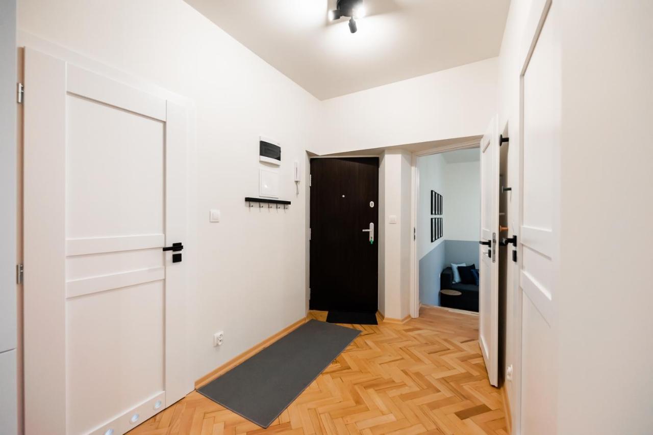 Old Town Eclectic Apartment For 6 People Варшава Экстерьер фото